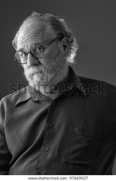 old man with round glasses