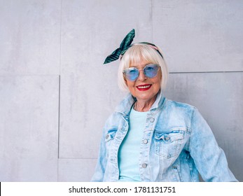 554,156 Old age woman Images, Stock Photos & Vectors | Shutterstock