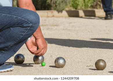 121 Boules measuring Images, Stock Photos & Vectors | Shutterstock