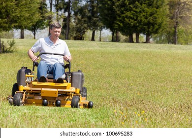Zero Turn Mower Images Stock Photos Vectors Shutterstock