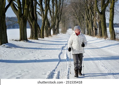 Senior Train Nordic Walking