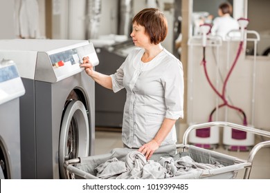 866 Laundry attendant Images, Stock Photos & Vectors | Shutterstock