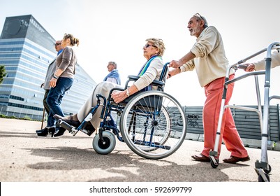 40,489 Old man on chair Images, Stock Photos & Vectors | Shutterstock