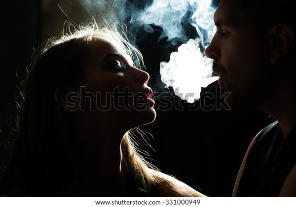 Smoking Couple 24 196 Images Photos Et Images Vectorielles De Stock Shutterstock