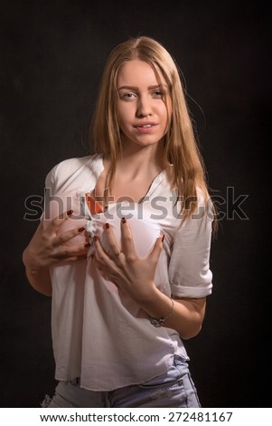 girl shows breasts Girl shows breasts