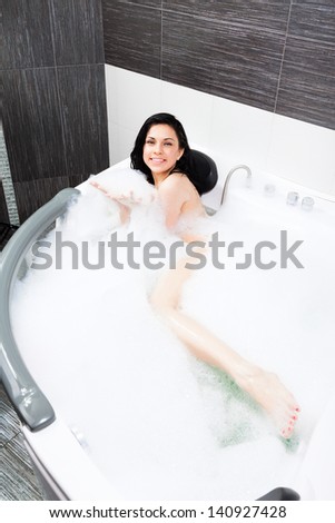 Beautiful and naked sexy bath girls Not Beautiful and naked sexy bath girls
