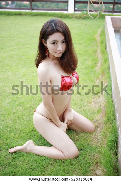 japanese woman having sex in pool Thick sexy nude milf