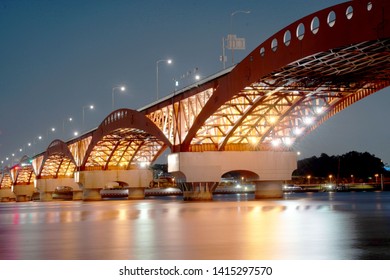 The Seongsan Bridge Is The 12th Bridge That Crosses The Han River In South Korea And Connects The Districts Of Mapo District And Yeongdeungpo District. The Bridge Was Completed In 1980.               