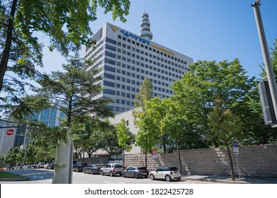 Seoul, Korea Republic Of - September 19 2020 : The Seoul Metropolitan Police Agency Building In Jongno-gu, Seoul Has A Police Logo And A Group Name Written In Korean.