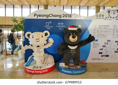 SEOUL, SOUTH KOREA - CIRCA MAY, 2017: Soohorang And Bandabi Mascots Of Pyeongchang Winter Olympics At Gimpo Airport International Terminal.