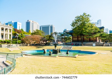 SEOUL, SOUTH KOREA, Novembre 3th, 2016: Deoksugung Palace. National Museum Of Modern And Contemporary Art Deoksugung