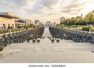 Imagenes Fotos De Stock Y Vectores Sobre Korea College Shutterstock