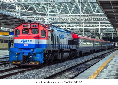 Seoul,South Korea
1/9/2020

Seoul Railway Station

Korail Diesel locomotive 