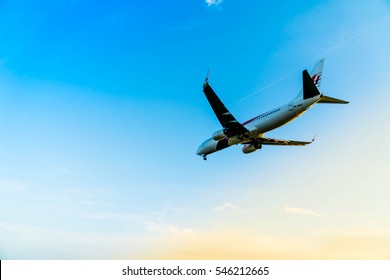 SEPANG, MALAYSIA - DECEMBER 30, 2016: Malaysia Airlines Plane Boeing 777-200, Aircraft Approaches Runway For A Landing At KLIA Airport On December 30, 2016 In KLIA, Sepang, Malaysia.  