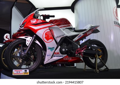 Sepang, Malaysia. Idemitsu Honda Team Asia Motor At Idemitsu Booth, Sepang International Circuit On November 1, 2019.