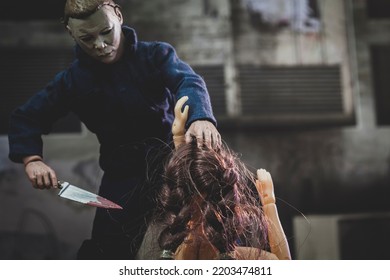 SEPT 17 2022: Halloween Movie Slasher Michael Myers Finishing A Victim, Halloween 2 - Neca Action Figure