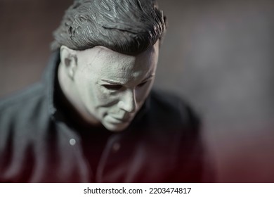 SEPT 17 2022: Halloween Movie Slasher Michael Myers Lurking - Trick Or Treat Studios Action Figure