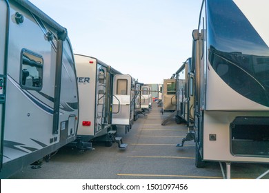 Trailersales Images Stock Photos Vectors Shutterstock