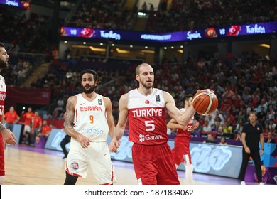 September 10, 2017 In The City Of Istanbul In Turkey FIBA Eurobasket 2017 Men's Basketball Championship In Spain, The Basketball Team Beat Turkey 73-56. (9) Ricky Rubio, Sinan Güler (5).