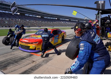 September 24, 2022 - Fort Worth, TX, USA: A J Allmendinger Races For The Andy's Frozen Custard 300 In Fort Worth, TX, USA.