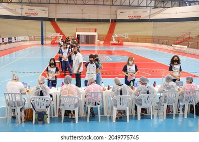 Apucarana,Paraná,Brazil -September 27, 2021 - Adolescent Students From Cerávolo De Apucarana State College, Queuing To Receive The Covid Vaccine At The Lagoão De Apucarana Sports Gym.