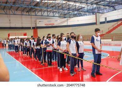 Apucarana,Paraná,Brazil -September 27, 2021 - Adolescent Students From Cerávolo De Apucarana State College, Queuing To Receive The Covid Vaccine At The Lagoão De Apucarana Sports Gym.