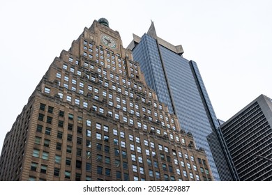 September 28, 2021. New York, Manhattan, New York, USA. A Clock On Top Of The 33-story Paramount Building In Times Square