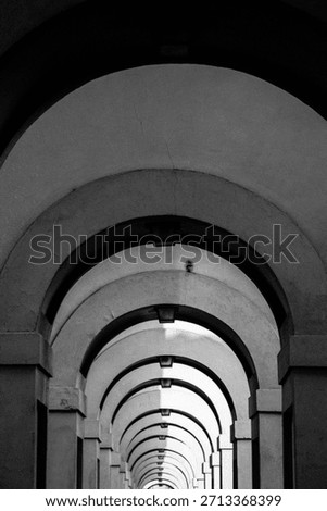 Sequential Arches in the city of Florence