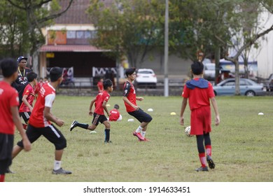 Seremban, January 21, 2021. The children's football team is training on the field.