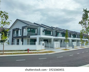 Landed House Images Stock Photos Vectors Shutterstock