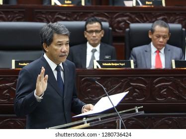 Seremban, Malaysia - January 11 2019,  Barisan Nasional Chairman,  Mohamad Hasan Sworn In The Oath Of The State Legislativ