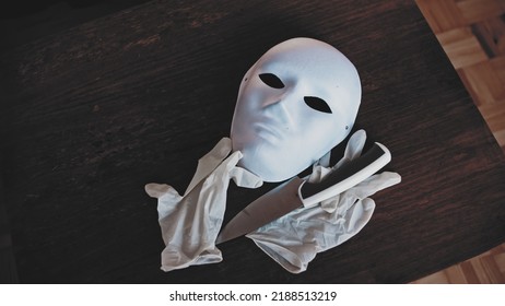 Serial Killer White Face Mask Latex Gloves And Kitchen Knife