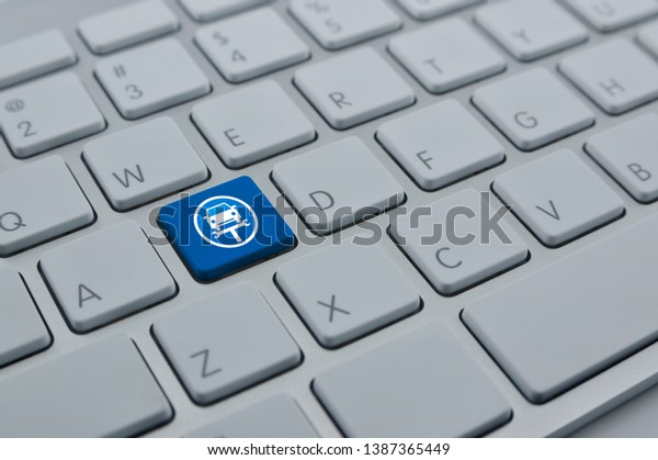 Service fix car with wrench tool flat icon on\
modern computer keyboard button, Business service repair car online\
concept