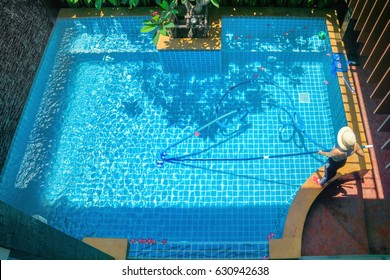 Service And Maintenance Of The Pool.Check The PH Of The Pool.Liquid Test The PH Of The Pool. Kit Care Pool.