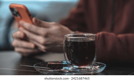 Serving filter coffee with dessert