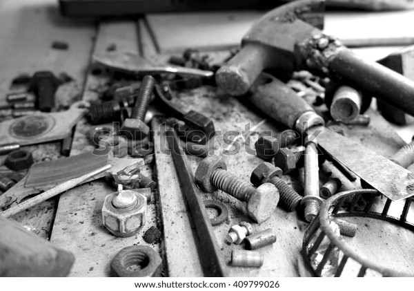 set of\
fixing tools for cars in black and white\
