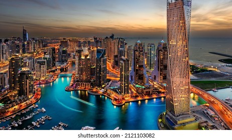Set in the heart of Dubai Marina, InterContinental Dubai Marina features an outdoor pool, nine food and beverage venues, and scenic views of the Marina.