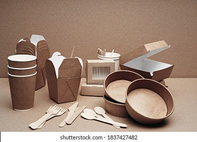 A set of paper and wood, environmentally friendly and biodegradable disposable tableware. Fast food, cafe