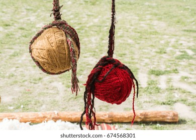 Set or rolls of colotful string