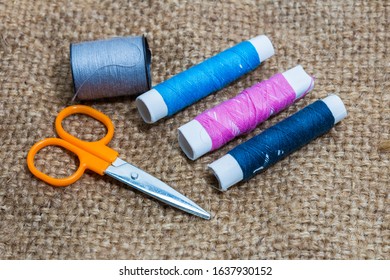 Set of sewing tools and accessories