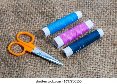 Set of sewing tools and accessories