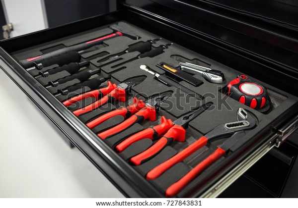 Set\
of tools For repair and diagnostics of cars in box\
