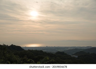 The setting sun which sets in the sea