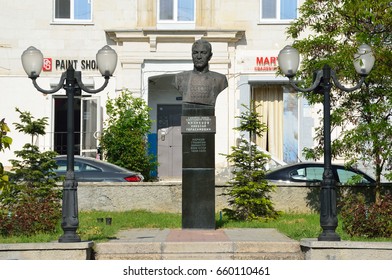 Sevastopol, Crimea, Russia, May, 09, 2017. Bolshaya Morskaya Street And The Monument To Admiral Of The Fleet Of The Soviet Union N. G.Kuznetsov