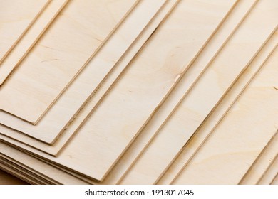 Several sheets of plywood made of wood. Isometric view. Construction work. Application in interior design.