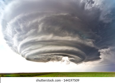 Severe thunderstorm in the Great Plains 