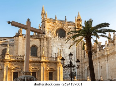 Catedral de Sevilla en la Plaza del Triunfo, España