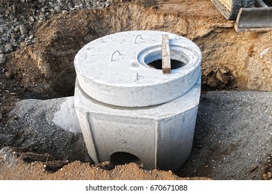 Sewer Construction Shaft Stock Photo 670671088 | Shutterstock