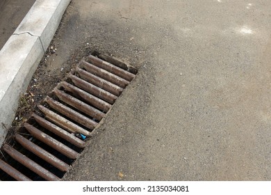 Sewer Gratecloseup Big Sewer Grate City Stock Photo 2135034081 ...