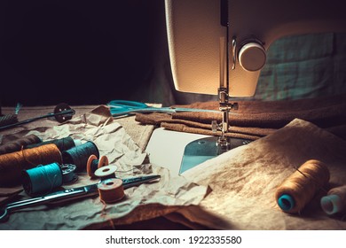 736 Dark hands sewing machine Images, Stock Photos & Vectors | Shutterstock